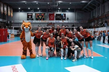 Sultanlar Ligi: Eczacıbaşı Dynavit: 3 - Nil&uuml;fer Belediyespor: 0