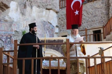 S&uuml;mela&rsquo;da 15 Ağustos&rsquo;ta yapılan ayin bu yıl bir hafta sonraya ertelendi
