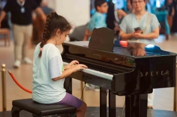 S&uuml;mela ve Paland&ouml;ken K&uuml;lt&uuml;r Yolu Festivallerinde 3 milyon kişi k&uuml;lt&uuml;r ve sanatla buluştu
