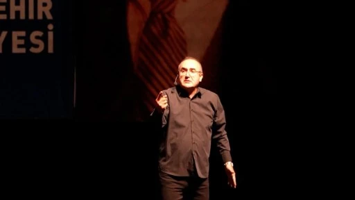 Sunay Akın, &rsquo;Cumhuriyet&rsquo;e Giden Yol&rsquo;da Bursalılar ile buluştu