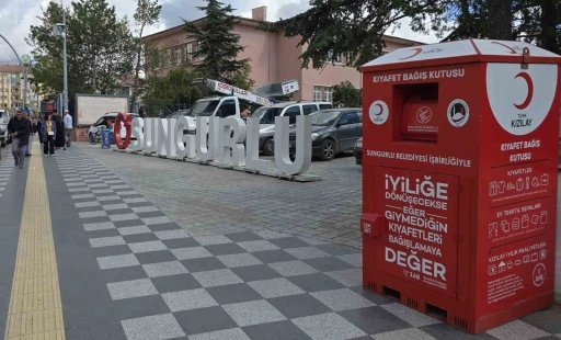 Sungurlu&rsquo;da ihtiya&ccedil; sahipleri i&ccedil;in 30 adet kıyafet kumbarası yerleştirildi
