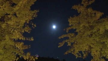 S&uuml;per Ay, İstanbul Anadolu yakasından b&ouml;yle g&ouml;r&uuml;nt&uuml;lendi
