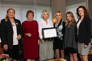 S&uuml;perstar&rsquo;dan Sanatta Engel Yok Vakfı&rsquo;na destek
