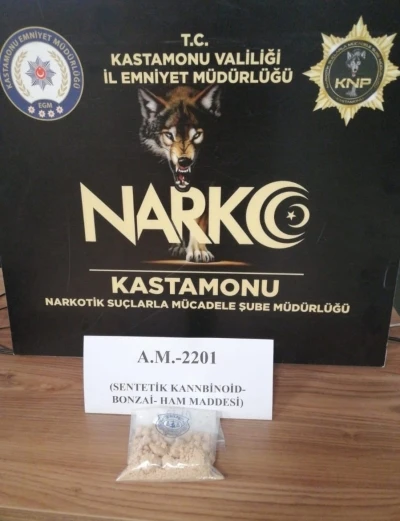 Ş&uuml;phe &uuml;zerine durdurulan ara&ccedil;ta uyuştucu ele ge&ccedil;irildi: 2 tutuklama
