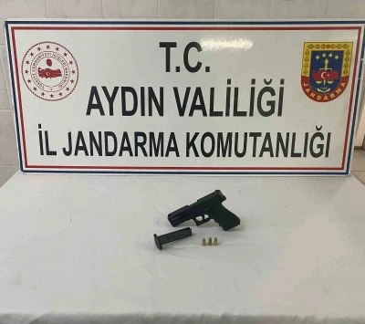 Ş&uuml;phe &uuml;zerine durduruldu, tabanca ele ge&ccedil;irildi
