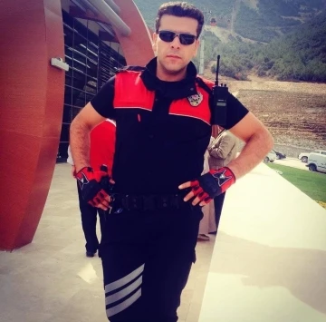 Ş&uuml;pheli motosikleti kovalayan yunus polisleri kaza yaptı: 1 şehit
