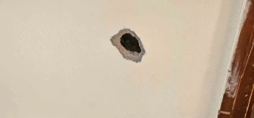 Suriye&rsquo;den gelen mermi Karkaşmış&rsquo;ta bir eve isabet etti
