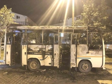 S&uuml;r&uuml;c&uuml; kursu minib&uuml;s&uuml; alev topuna d&ouml;nd&uuml;
