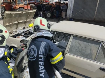 S&uuml;r&uuml;c&uuml;n&uuml;n marşa basmasıyla aracın alev alması bir oldu
