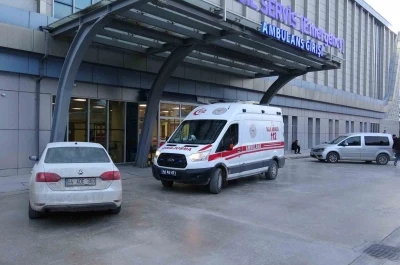 Tabancayla deneme atışı yaparken kazara kendini vurdu