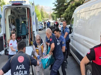 Tabancayla kızını &ouml;ld&uuml;r&uuml;p, eşini ve diğer kızını yaraladı