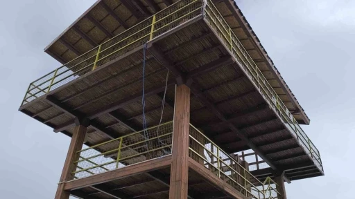 Tabiat parkına gelenler şoke oldu: Kendisini g&ouml;zetleme kulesine astı
