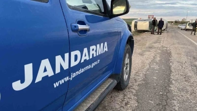 Takla atan otomobilden burnu bile kanamadan kurtuldu
