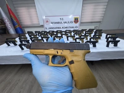 Taksinin bagajından 108 tabanca &ccedil;ıktı