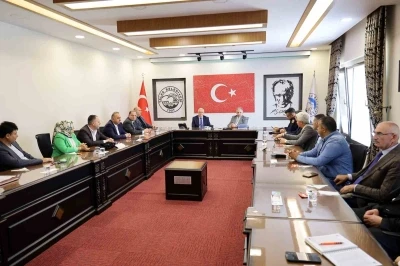 Talas&rsquo;ta kamu kurumları ve muhtarlar mahalleleri konuştu
