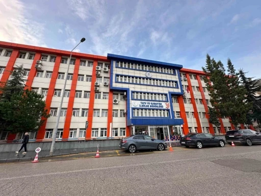 Tapu m&uuml;d&uuml;rl&uuml;klerinde &rsquo;eski kimlik&rsquo; devri sona eriyor
