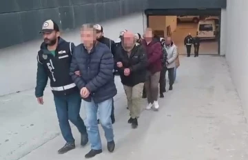 Tapuda r&uuml;şvet operasyonunda yakalanan 8 kişi adliyeye sevk edildi