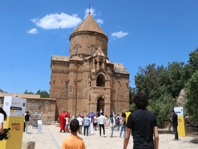 Tarihi Akdamar Kilisesi'nde 13'&uuml;nc&uuml; ayin