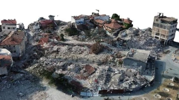 Tarihi Antakya Ulu Cami'nin enkazında lazerle 207 milyon nokta &ouml;l&ccedil;&uuml;m&uuml; yapıldı