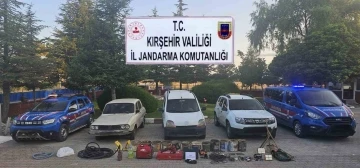Tarihi eser ka&ccedil;ak&ccedil;ılarına jandarma operasyonu
