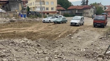 Tarihi hamam kalıntısının &uuml;st&uuml; kapatıldı, otopark oldu
