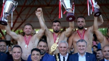 Tarihi Kırkpınar G&uuml;reşleri'ne doğrudan katılacak 24 başpehlivanın torbaları belli oldu