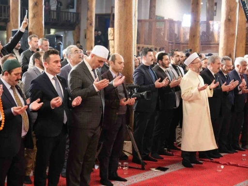 Tarihi Ulu Camii&rsquo;de Regaip Kandili &ouml;zel programı ile tarihi bir g&uuml;n yaşandı
