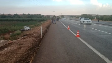 Tarım iş&ccedil;ilerini taşıyan kamyonet şarampole u&ccedil;tu: 1 &ouml;l&uuml;, 22 yaralı
