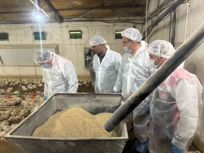 Tarım M&uuml;d&uuml;r&uuml; Ko&ccedil;aker, etlik pili&ccedil; &uuml;retimi yapılan tesislerde incelemede bulundu
