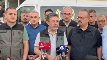 Tarım ve Orman Bakanı Yumaklı: "Yangınla m&uuml;cadelede yorulmayan bir d&uuml;şmanla savaşıyoruz"
