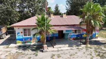 Tarsus Belediyesi k&ouml;y okulunda tadilat yapıyor
