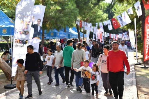 Tarsus Festivali esnafın y&uuml;z&uuml;n&uuml; g&uuml;ld&uuml;rd&uuml;
