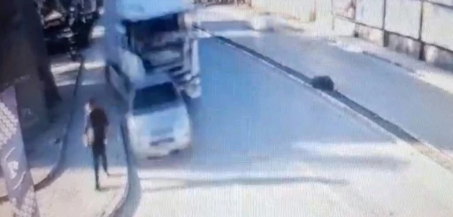 Tarsus&rsquo;ta bir kişinin yaralandığı kaza g&uuml;venlik kamerasına yansıdı
