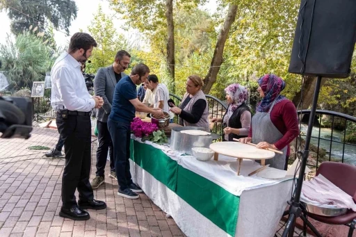 Tarsus&rsquo;un tarihi ve gastronomisi tanıtıldı
