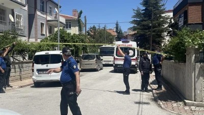 Tartıştığı anne ve babasını bı&ccedil;aklayarak &ouml;ld&uuml;rd&uuml;