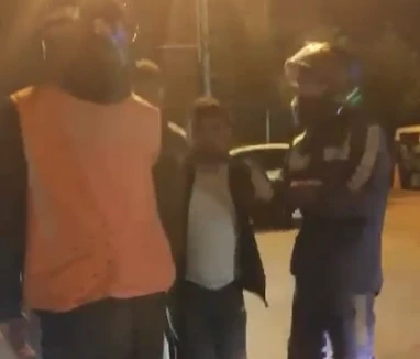 Tartıştığı kuryeyi darbedip, aracıyla ezen s&uuml;r&uuml;c&uuml; yakalandı 