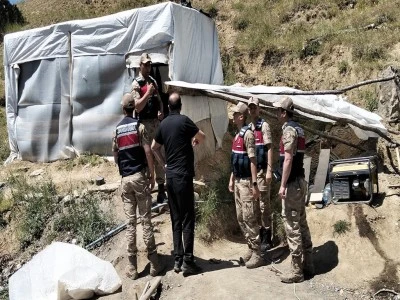 Taş ocağında g&ouml;&ccedil;&uuml;k: 3 iş&ccedil;i hayatını kaybetti