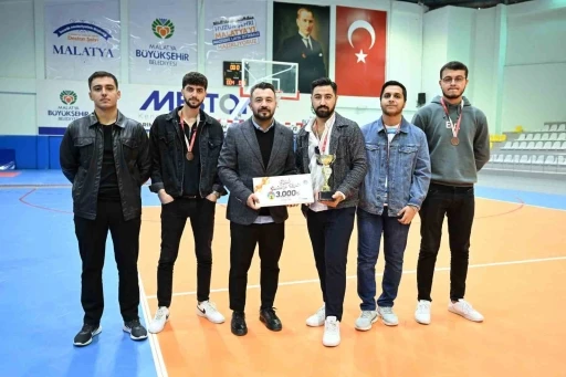 Taşkın: &rdquo;Gen&ccedil;ler i&ccedil;in sportif ve k&uuml;lt&uuml;rel etkinliklerimiz s&uuml;recek&rdquo;
