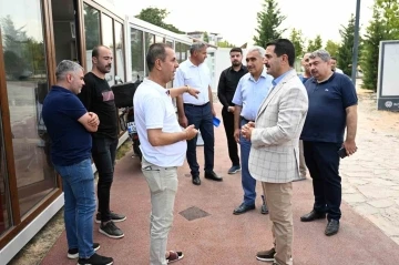 Taşkın, Millet Bah&ccedil;esi esnaflarla bir araya geldi
