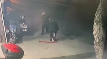 Tatil beldesi &Ccedil;eşme&rsquo;yi yazılamalarla doldurdular
