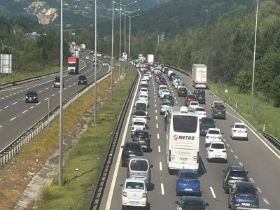 Tatilcilerin d&ouml;n&uuml;ş &ccedil;ilesi başladı