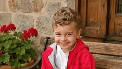 Tatilde havuza d&uuml;şerek hayatını kaybeden 4 yaşındaki &ccedil;ocuk son yolculuğuna uğurlandı