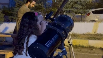 Tatvan&rsquo;da minikler i&ccedil;in g&ouml;ky&uuml;z&uuml; ve ay g&ouml;zlem etkinliği d&uuml;zenlendi
