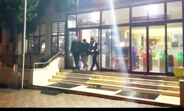 Tavşanlı&rsquo;da 3 camide imamların ve cemaatin parasını &ccedil;alan zanlı tutuklandı