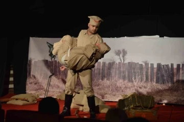 Tavşanlı&rsquo;da tiyatro g&ouml;sterisi
