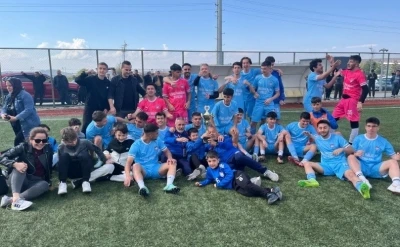 Tavşanlı Erdemspor, şampiyonluğu ve Kıbrıs turnuvasıyla ilgi odağı oldu
