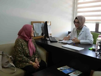 Tavsiye &uuml;zerine gittiği "Sağlıklı Hayat Merkezi"nde bir yılda 18 kilo verdi
