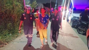 Tayland&rsquo;da pitonun saldırdığı yaşlı kadın 2 saat sonra kurtarıldı
