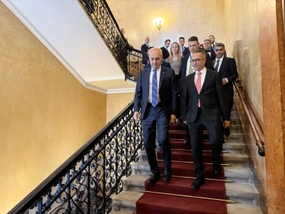 TBMM Başkanı Kurtulmuş, Budapeşte Yunus Emre Enstit&uuml;s&uuml;'n&uuml; ziyaret etti