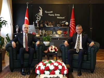 TBMM Başkanı Kurtulmuş'tan &Ouml;zg&uuml;r &Ouml;zel'e ziyaret